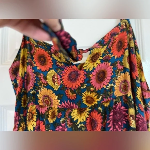 NATURAL LIFE Patti Tie Front Maxi with Sunflowers on Green Size L - Picture 3 of 12